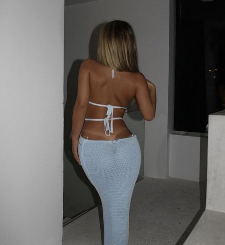 巨乳で痩せているオンリーファンズ ホットポルノ 画像