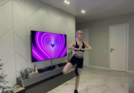 金髪の小人オンリーファンズ 美しい 写真