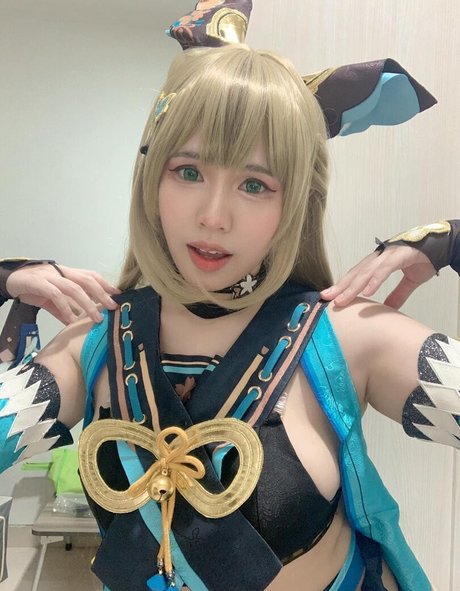 Atennya エロティックなポルノスター 画像