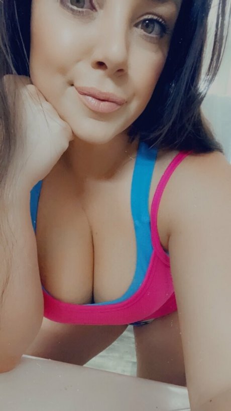 女性インフルエンサーオンリーファンズ アート裸 ギャラリー