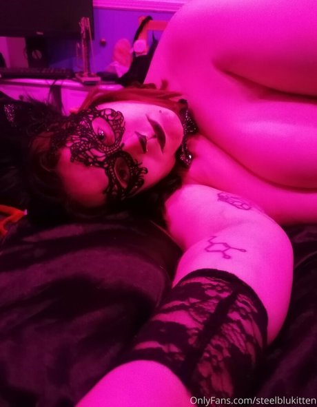 黒髪のオンリーファンズ 美しい裸 写真