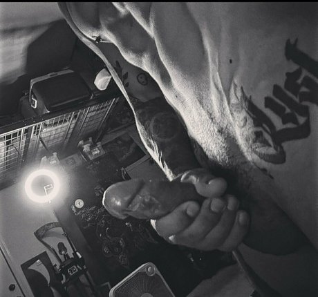 白いプッシーオンリーファンズ 無料ヌード アーカイブ