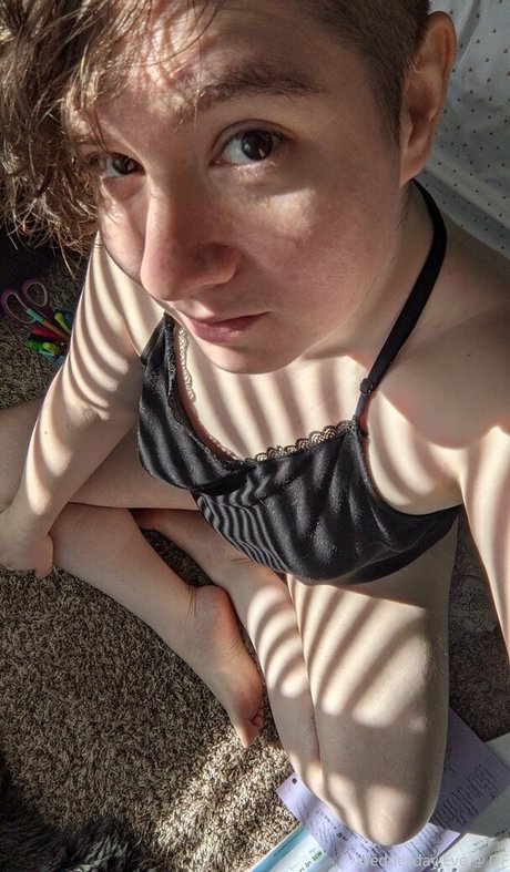 黒人ティーンオンリーファンズ セクシー裸 画像