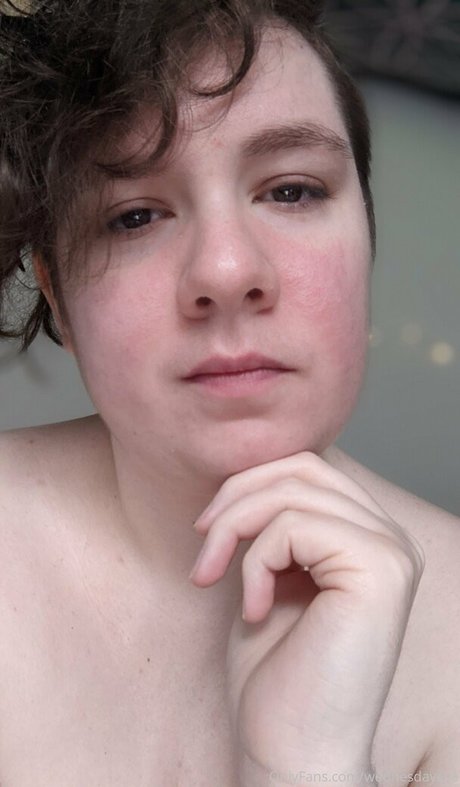 美しいベイビーオンリーファンズ ホット裸 写真