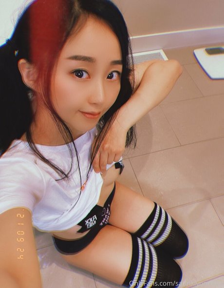 ティックトックスター オンリーファンズ 無料ポルノ 写真