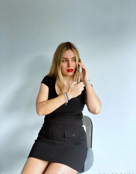 エボニートップオンリーファン セクシーヌード 写真