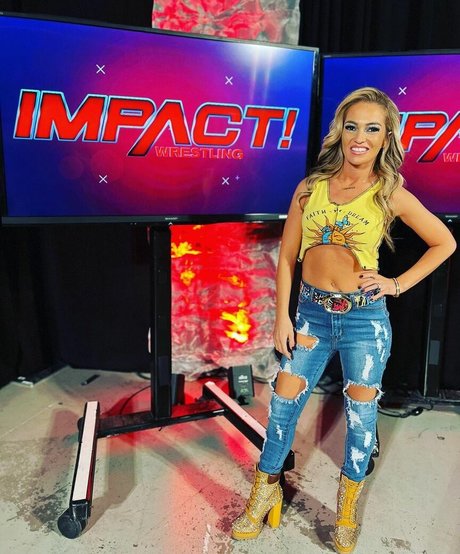 オイルを塗った巨乳オンリーファンズ えろた 写真