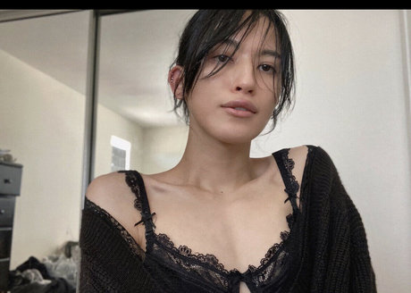 小柄な足オンリーファンズ えろた 写真