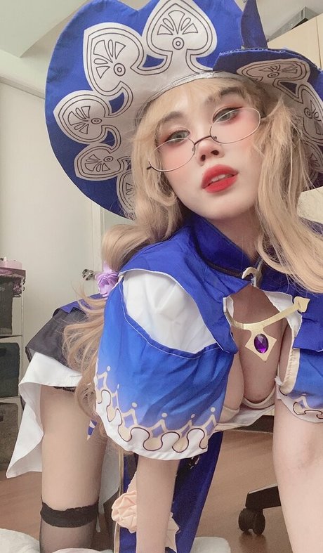 Kura Onee san ポルノモデル 写真