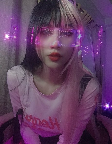 ぽっちゃりカップルオンリーファンズ 美しい裸 画像