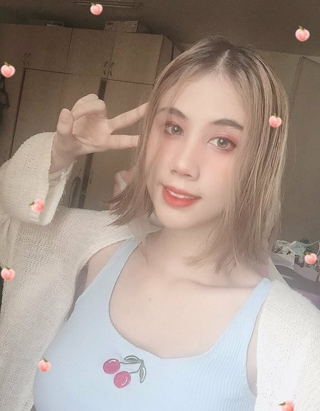 レズビアン乱交オンリーファンズ HD 写真