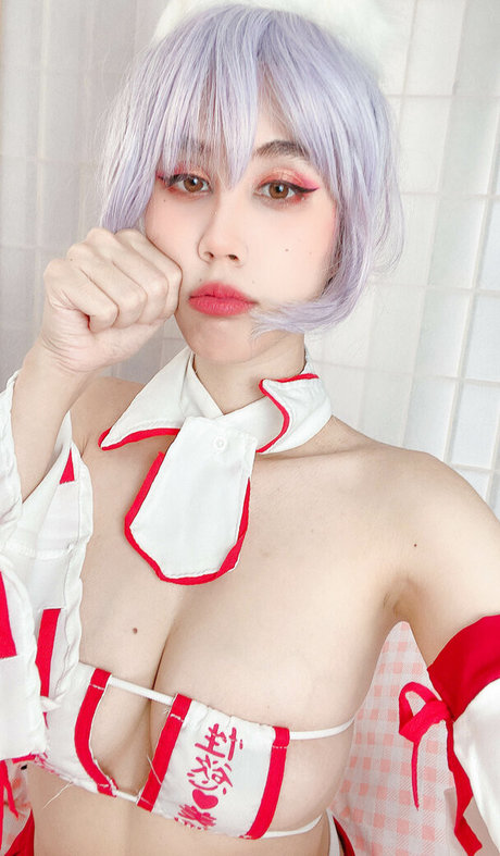 金髪の小人オンリーファンズ ヌード 写真