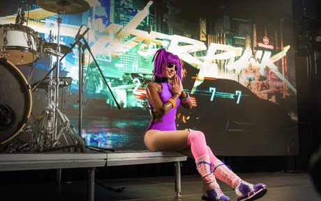 フィットネスボディオンリーファンズ 無料ヌード 画像