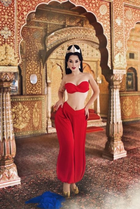 曲線美の女の子オンリーファンズ ヌード ギャラリー