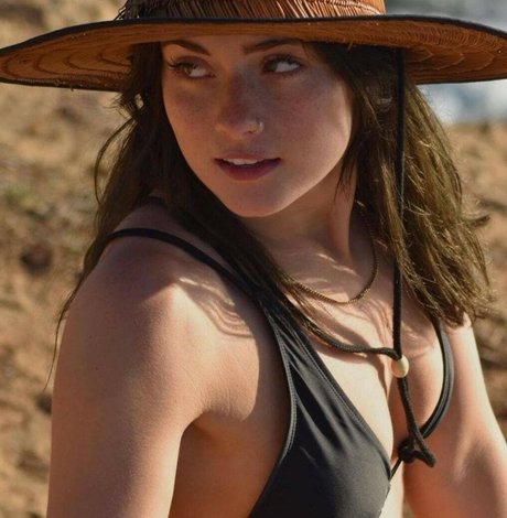 後背位オンリーファンズ セックス 写真