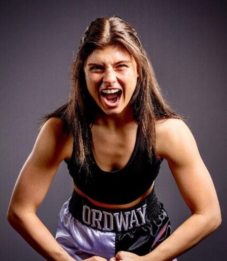 フィットネスガールズオンリーファンズ ホット 写真