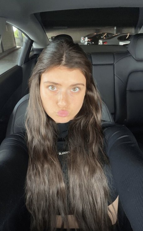 ぽっちゃり妊婦オンリーファンズ エロチック 写真