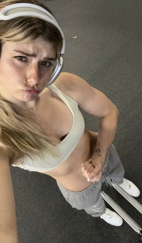 ランジェリーファックオンリーファンズ セクシー裸 ギャラリー