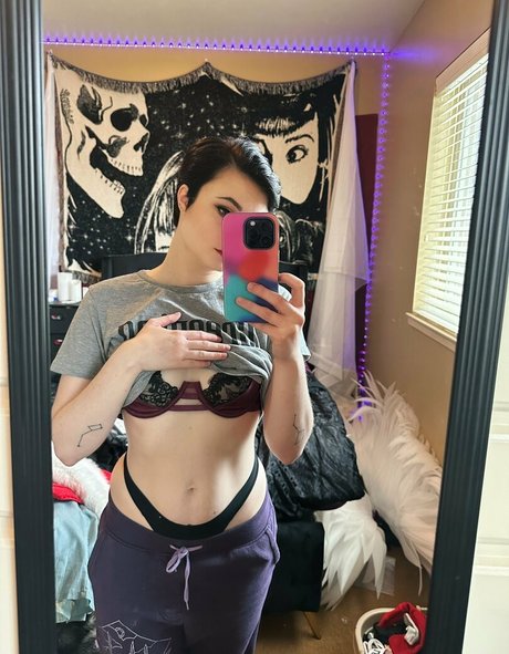 Harliantihero セクシーなスター 写真