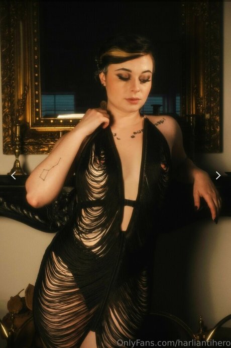 Harliantihero 写真集