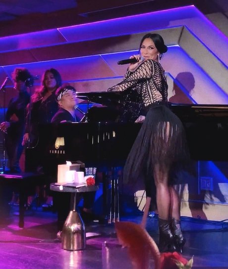 バニープリンセスオンリーファンズ アート裸 ギャラリー