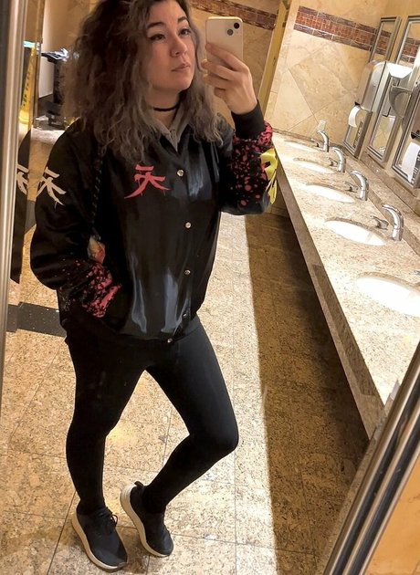 コスプレ フェムボーイ オンリーファンズ 限定 写真