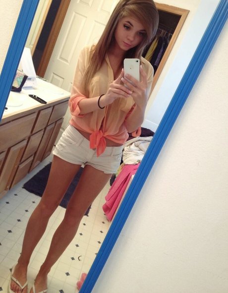 Danni Meow ポルノスター アート 画像