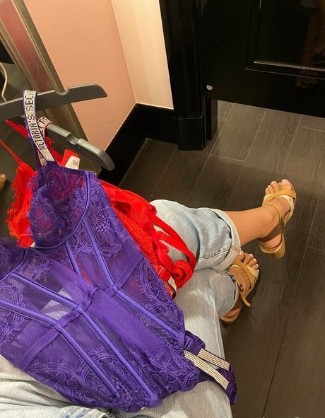 eurasian feet 高品質女優 画像