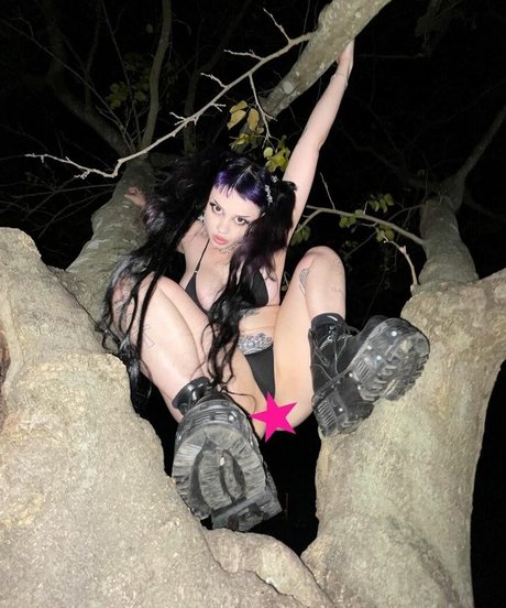 Zheani Sparkes トップモデル 画像