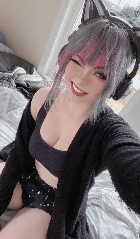 Stellalasaurus 可愛い女優 ギャラリー