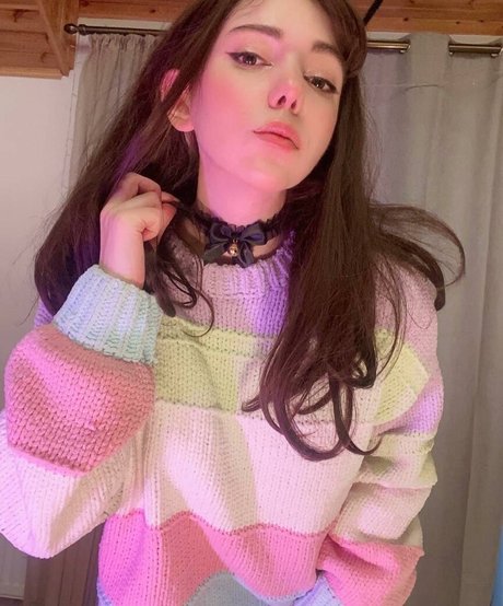 金髪美女オンリーファンズ ホット 画像