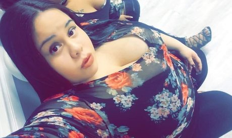 Nyx Buxom アート女優 写真