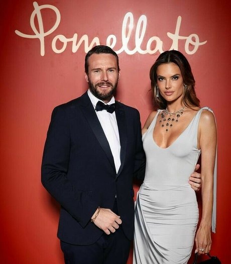 妻のアナルオンリーファンズ エロチック ギャラリー