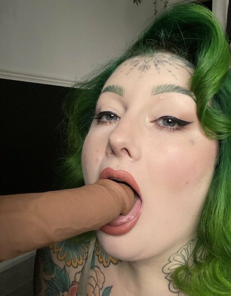 GaldaLou 裸の女優 ギャラリー