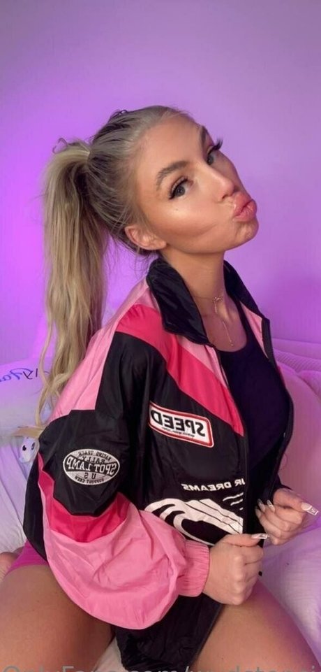 巨乳ランジェリーオンリーファンズ ベスト 画像