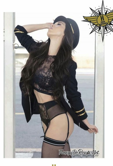 Danik Michell エロティックなモデル 写真