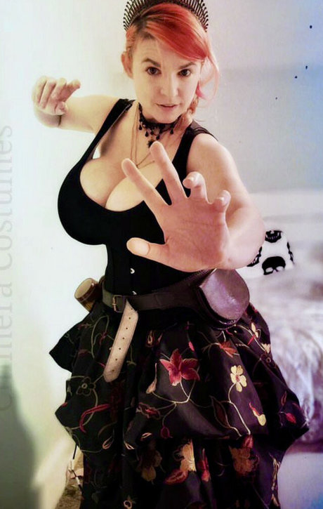 Heidi Corinne セクシーモデル 写真