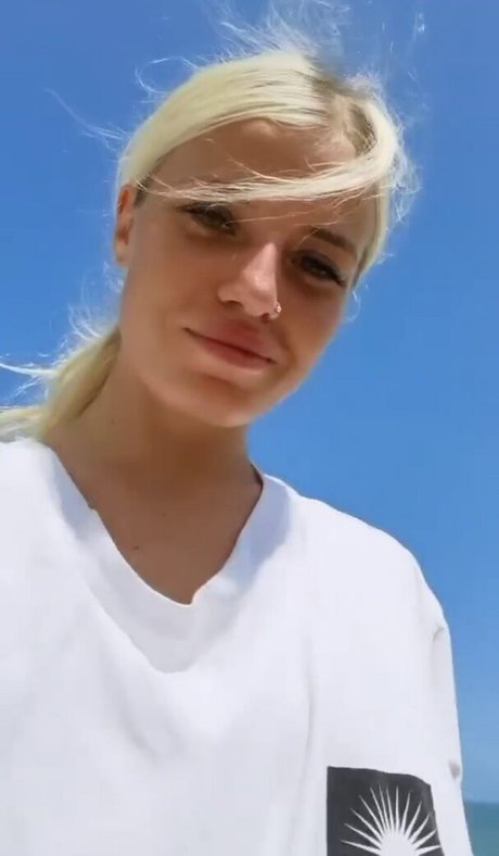 Veta George Models アートスター 写真