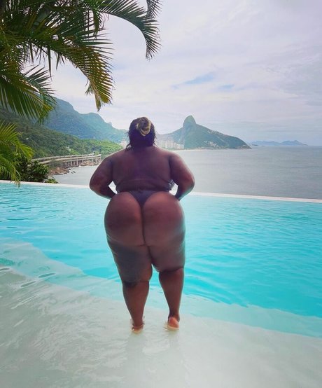 アマチュアペッギングオンリーファンズ 無料ポルノ 画像