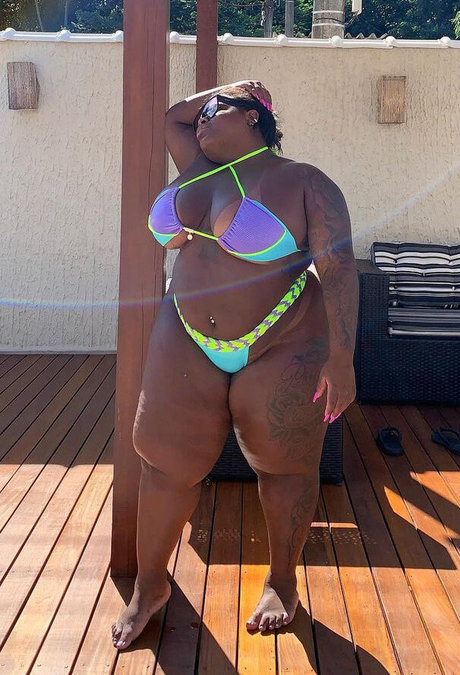 Jojo Todynho 裸のモデル 写真