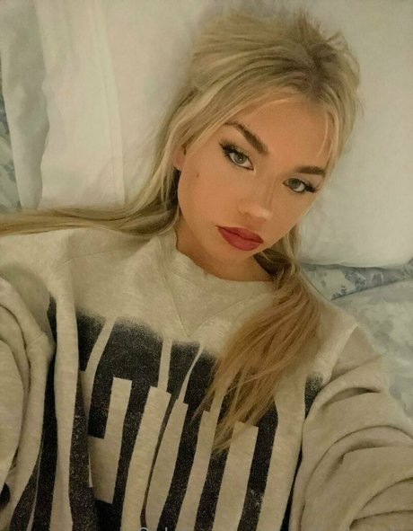 emilyyhearts HDモデル 写真