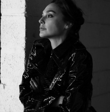 尖ったおっぱいオンリーファンズ ホット裸 写真