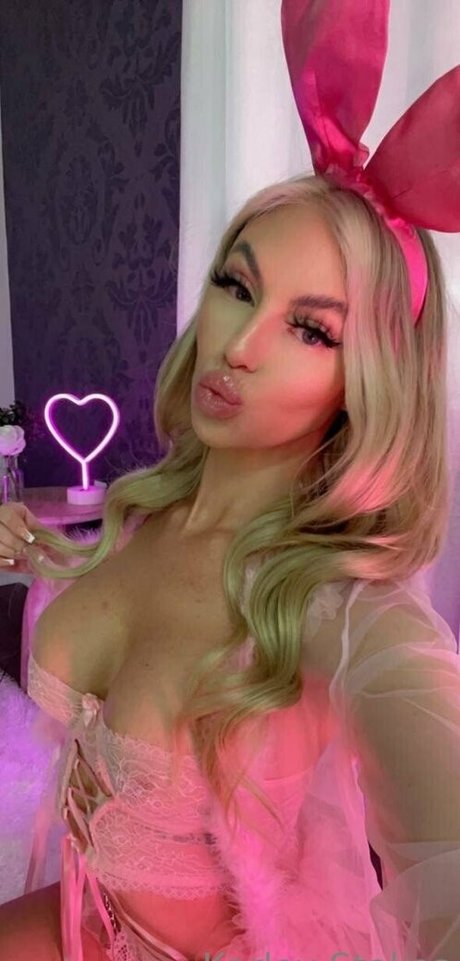 ぽっちゃりブルネットオンリーファンズ 美しい裸 ギャラリー