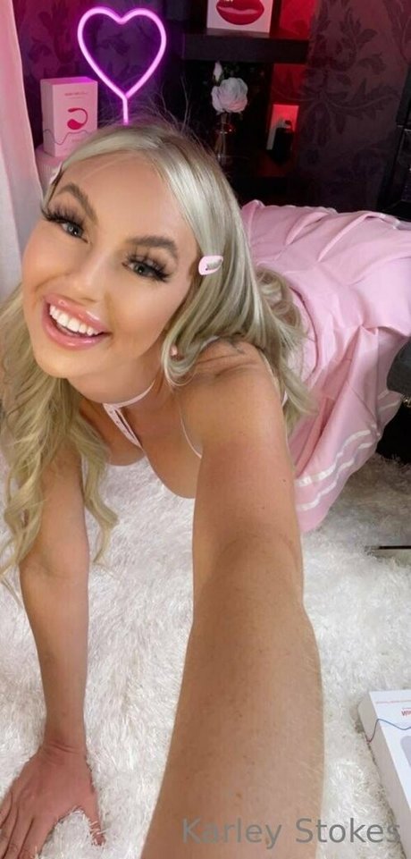 巨乳ソロオンリーファンズ ヌード 画像