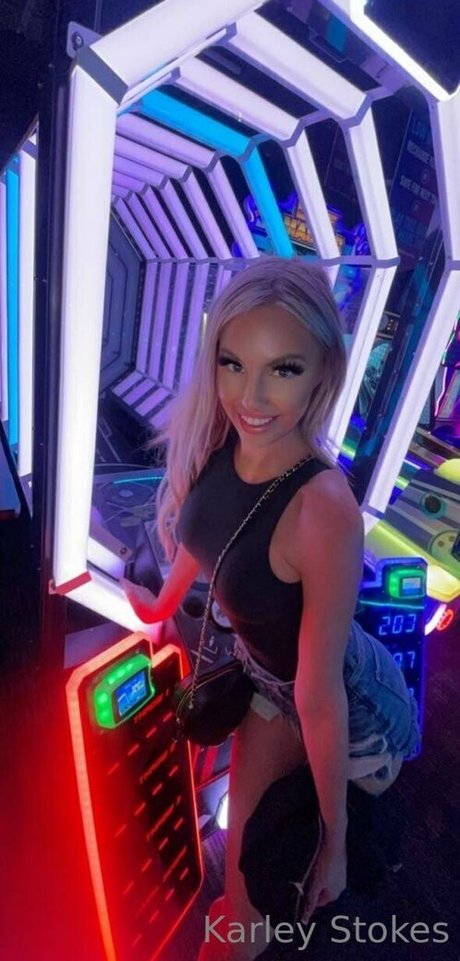 karleystokes 裸のモデル 写真