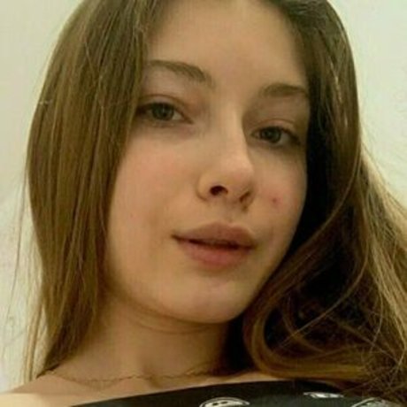 ぽっちゃりラテン系オンリーファンズ エロチック 写真