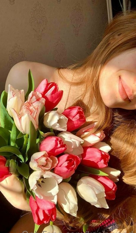 指マン マンコ オンリーファンズ アートヌード 画像