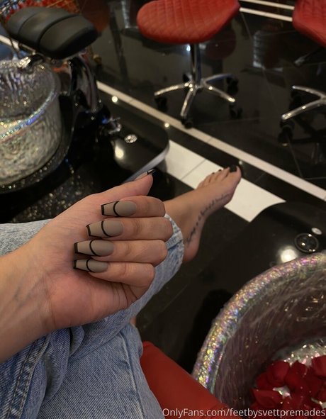 赤毛の痩せたオンリーファンズ アダルト 写真