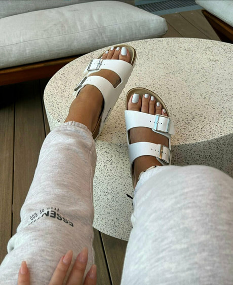 ストリップショー オンリーファンズ ポルノ アーカイブ