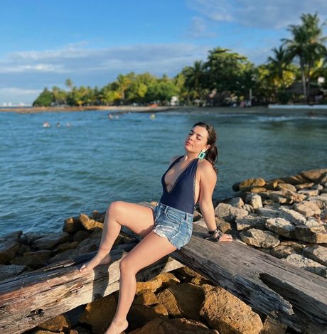 Isabella Gomez xxxモデル 写真